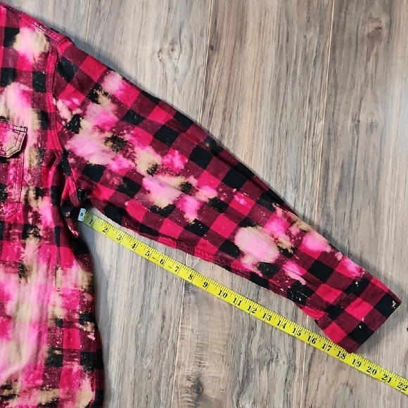 Faded Glory Red and Black Plaid Reverse Bleached Flannel Shirt - Picture 7 of 7
